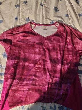 tek gear Women's Short Sleeve V-Neck Tee in Pink Tie-Dye